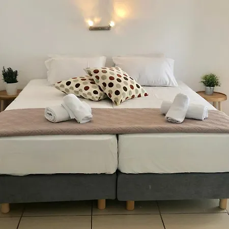 Guest house White Myth