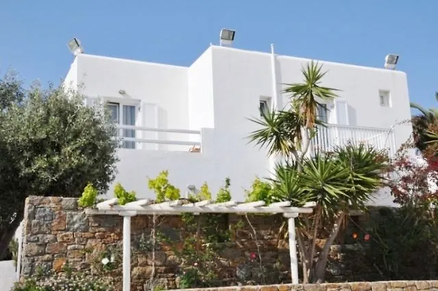 בית הארחה White Myth 3*