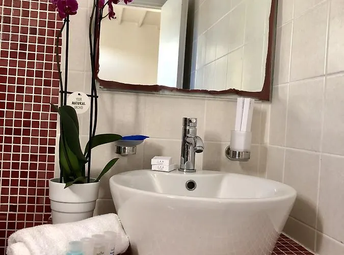 وايت ميث Mykonos Town