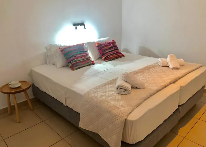 وايت ميث Mykonos Town