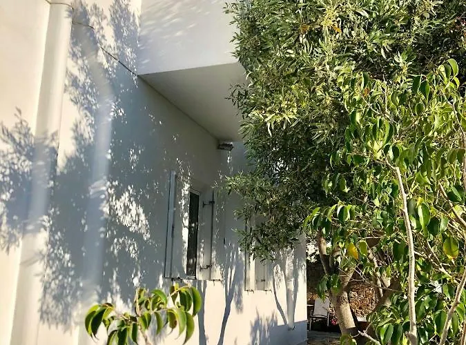 وايت ميث Mykonos Town