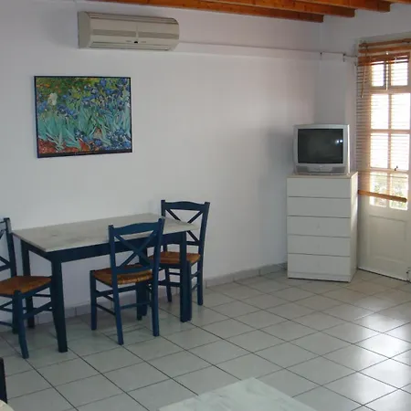 White Myth 3* Mykonos Town