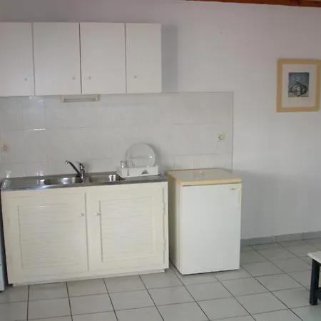 White Myth Guest house 3*