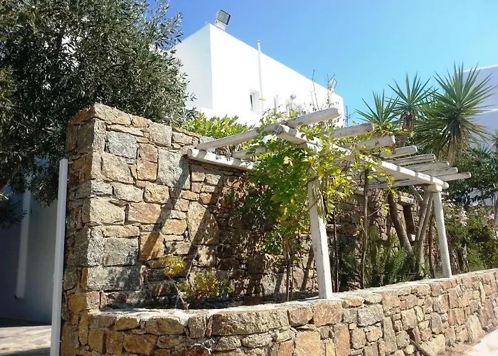 White Myth 3* Mykonos Town