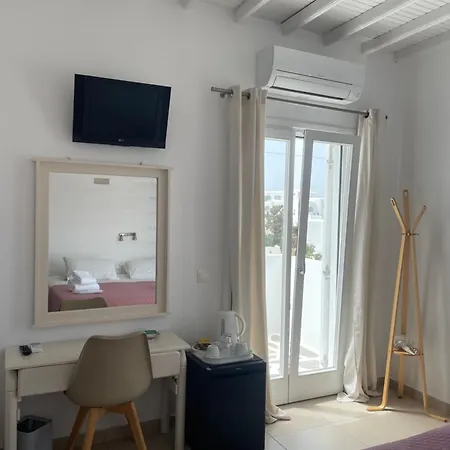 White Myth 3* Mykonos Town